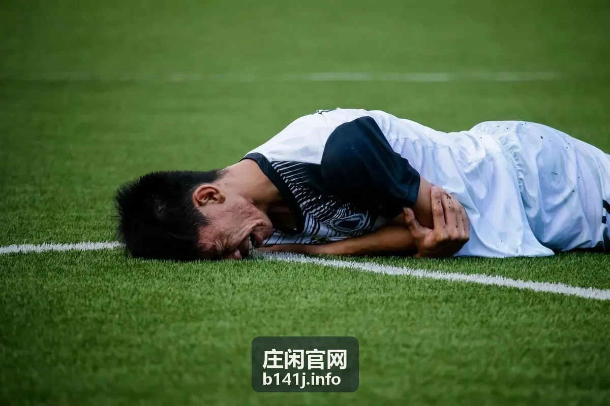 庄闲官网 深夜读诗清单